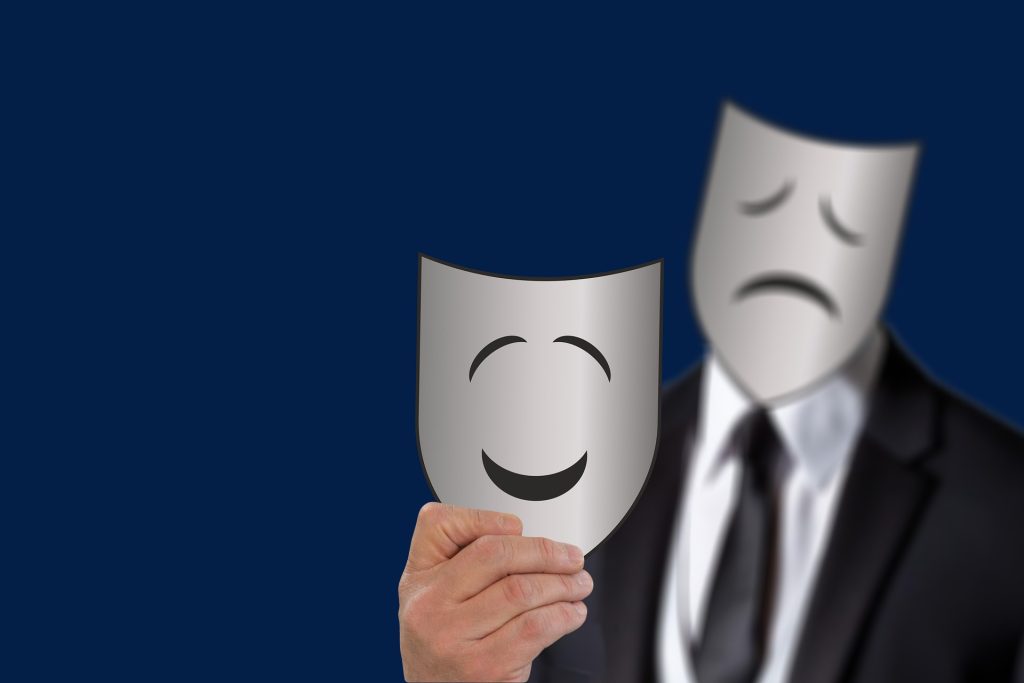 masque représentant la bipolarité de passer d'un état euphorique à triste en peu de temps