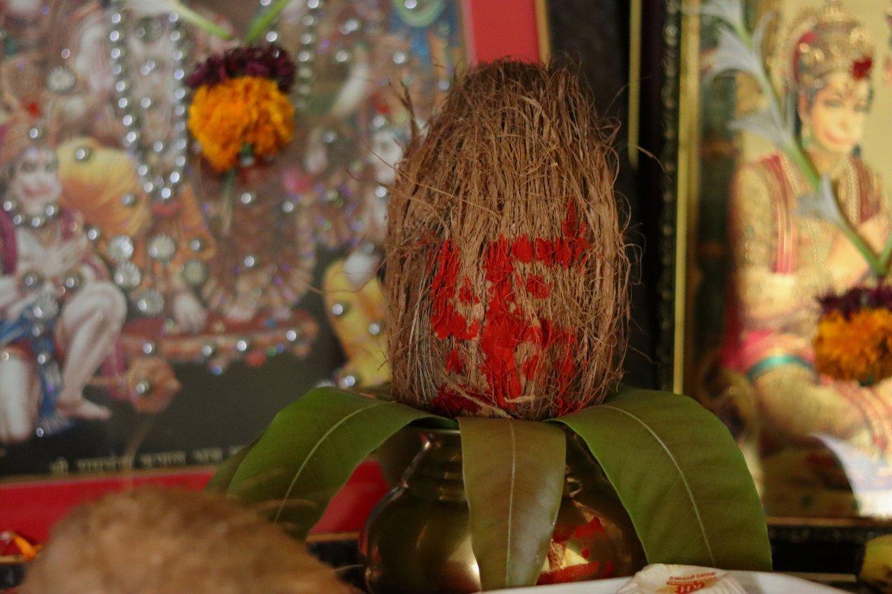Schéma symbolique des cinq éléments Pancha Mahabhuta, essentiels à l’équilibre corps-esprit en Ayurveda.